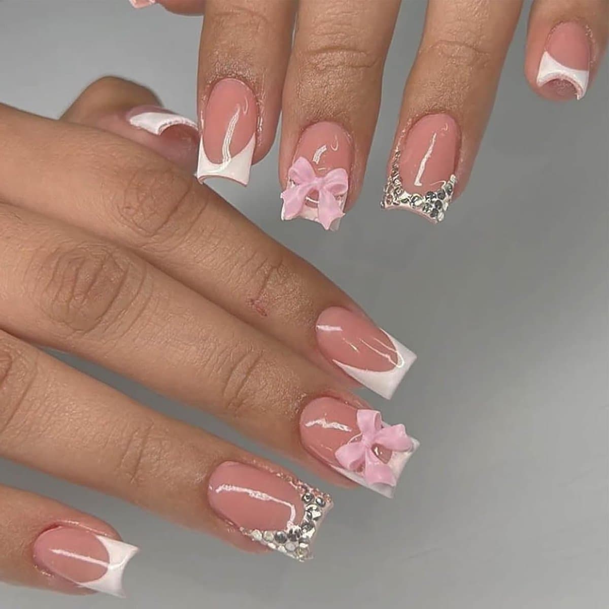 24 Stuks Roze Strass Design Franse Manicure Tablets, Vierkant, Persnagels, Volledige Dekking, Kunstnagels met Kleefstof