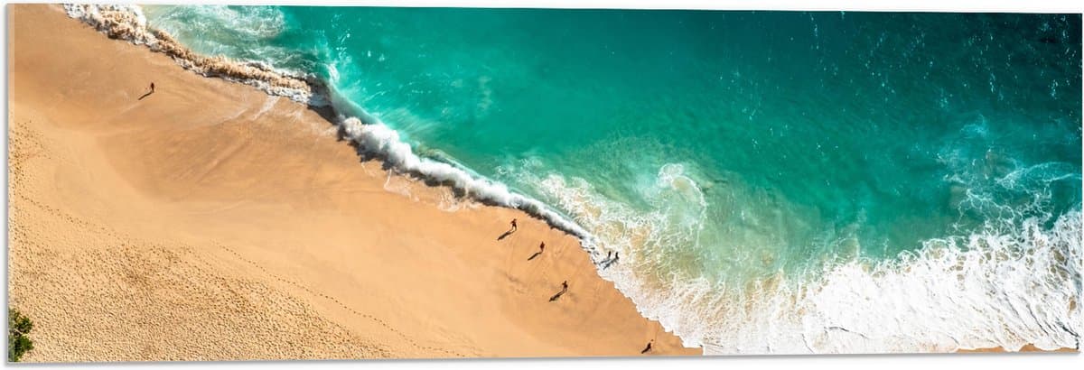 Acrylglas - Golven op het Strand van Boven - 90x30 cm Foto op Acrylglas (Wanddecoratie op Acrylaat)