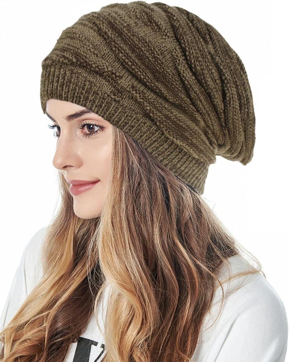 Warme gebreide winterbeanie voor dames met binnenvoering - Chunky knit muts in khaki, One Size