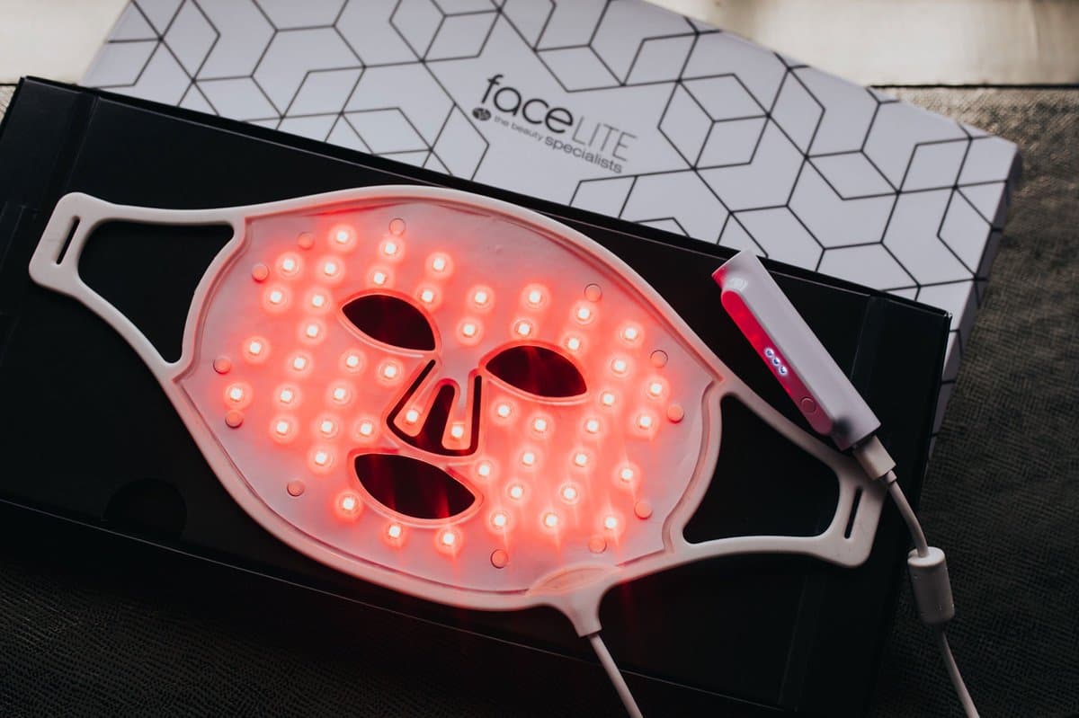 Facelite LED gezichtsmasker - huidverjongingsmasker mét FDA approval - antirimpel - nieuw collageen - huidverbetering - Luxe LED masker - huidverjonging LED