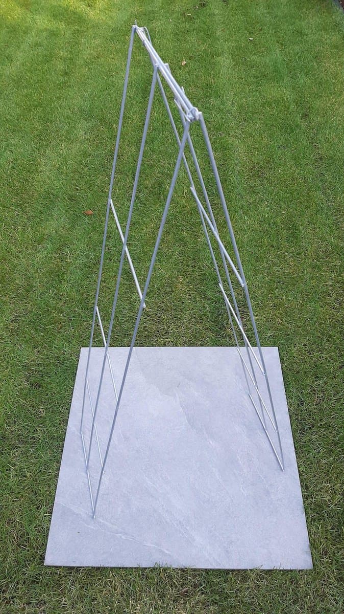 TOMATENSTEUN - Tomatenrek - Plantensteunen - Draadrek -Tuinrek PUNT 976 mm lang zonder pootjes