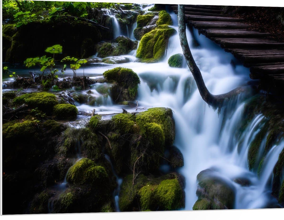 PVC Schuimplaat- Brug boven Waterval - 100x75 cm Foto op PVC Schuimplaat