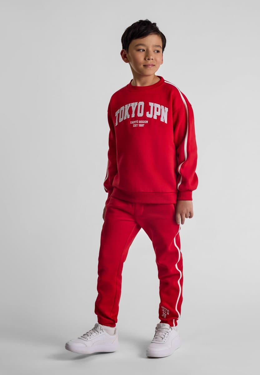 Minoti trainingspak jongens - rood met Tokyo print