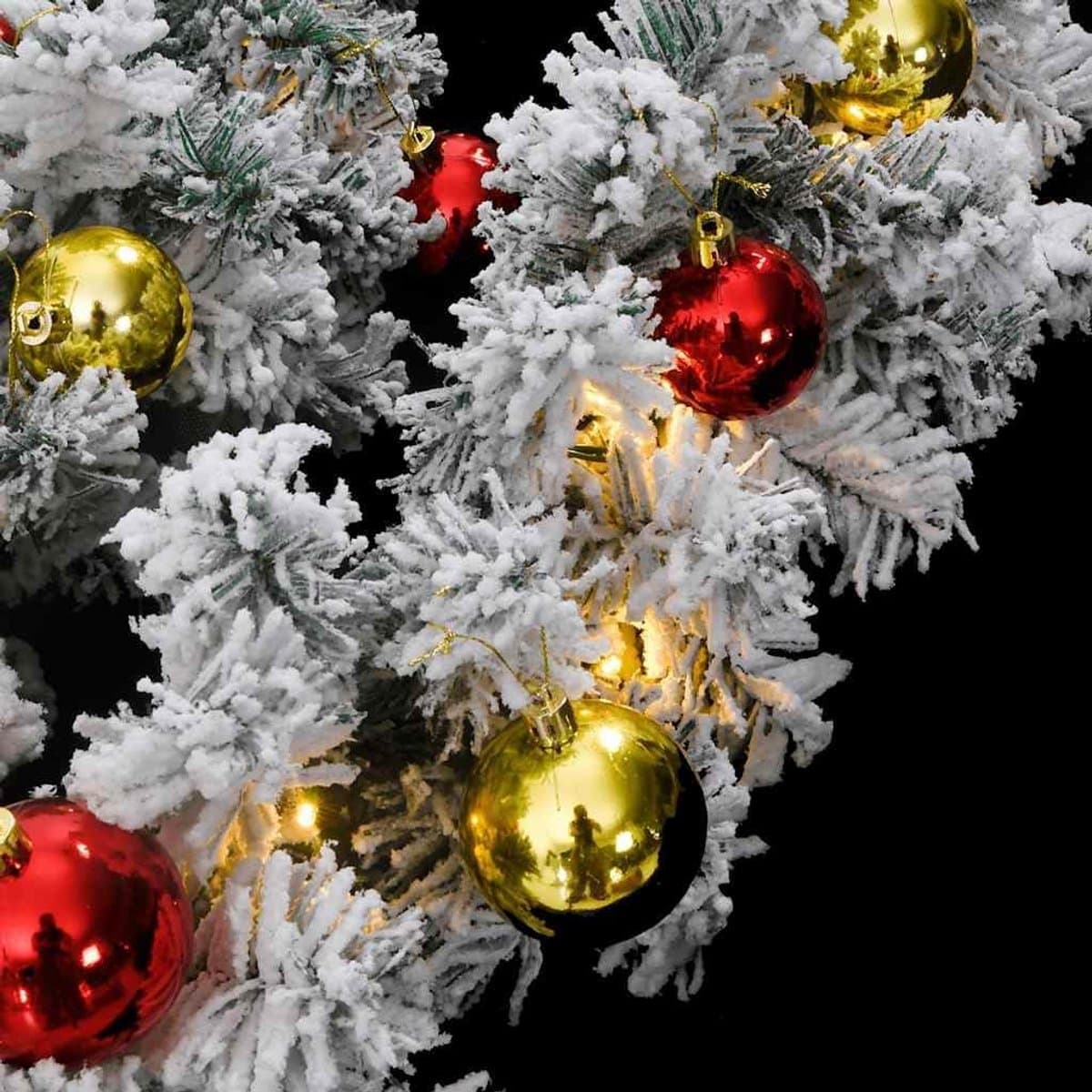 Luxe Kerstslinger 10 Meter met Ballen en 150 LED Lichten - Groen PVC
