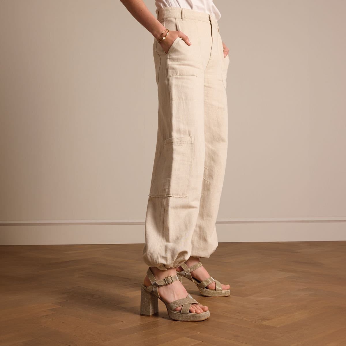 Manfield - Dames - Gouden sandalen met hak - Maat 39