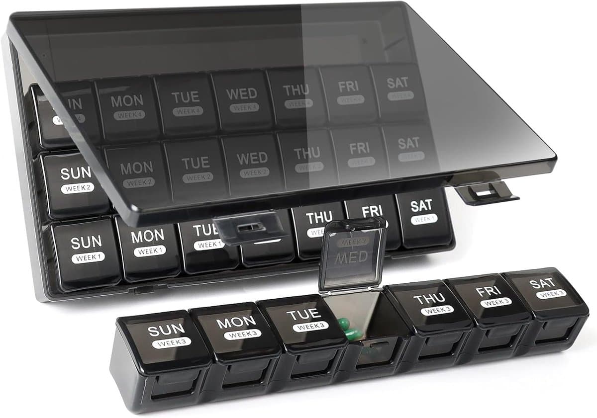 Tablet Box - Maand 28 Dagen - Pillenbox - 4 Weken - Geneesmiddelenbox - 7 Dagen - Reispillenbox - Grote Compartimenten - Zwart - Maandelijkse Organizer voor Vitaminen en Vetten