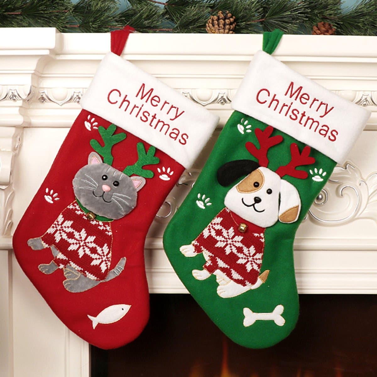 Kerstsokken Hond & Kat – Set van 2 – 37 x 23 cm – Kerstkousen voor Cadeautjes – Kerstdecoratie Openhaard