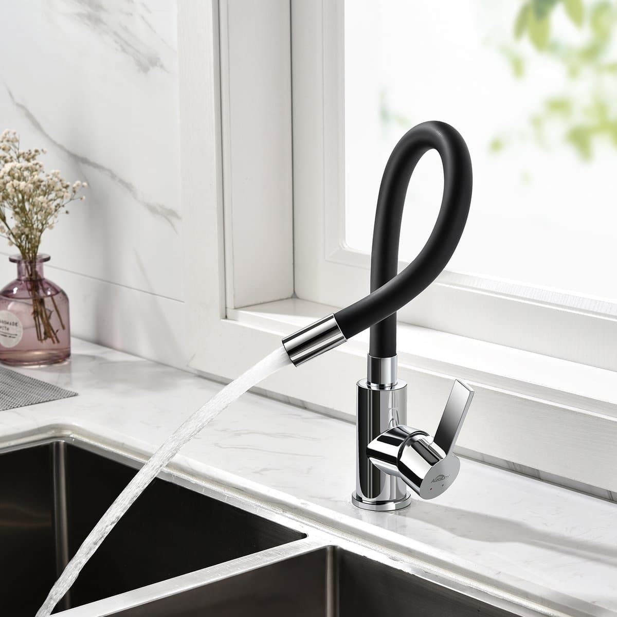 Auralum max Keukenkraan met flexibele uitloop - Flexibele keukenkraan - 360° Draaibaar - keukenmengkraan met waterbesparende perlator - Zwart+Chroom