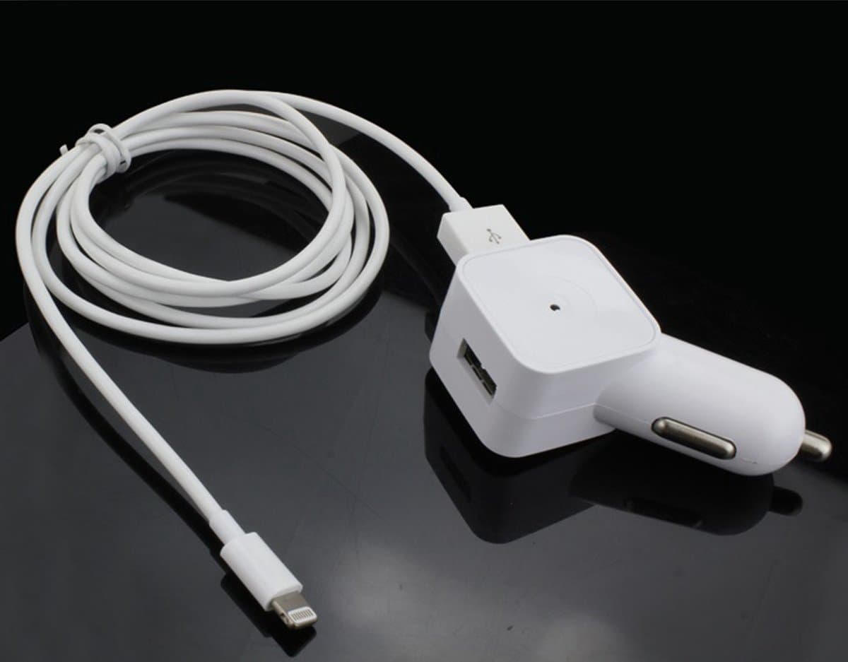 Muvit autolader Apple lightning connector - wit - 1 Amp - 1.2m