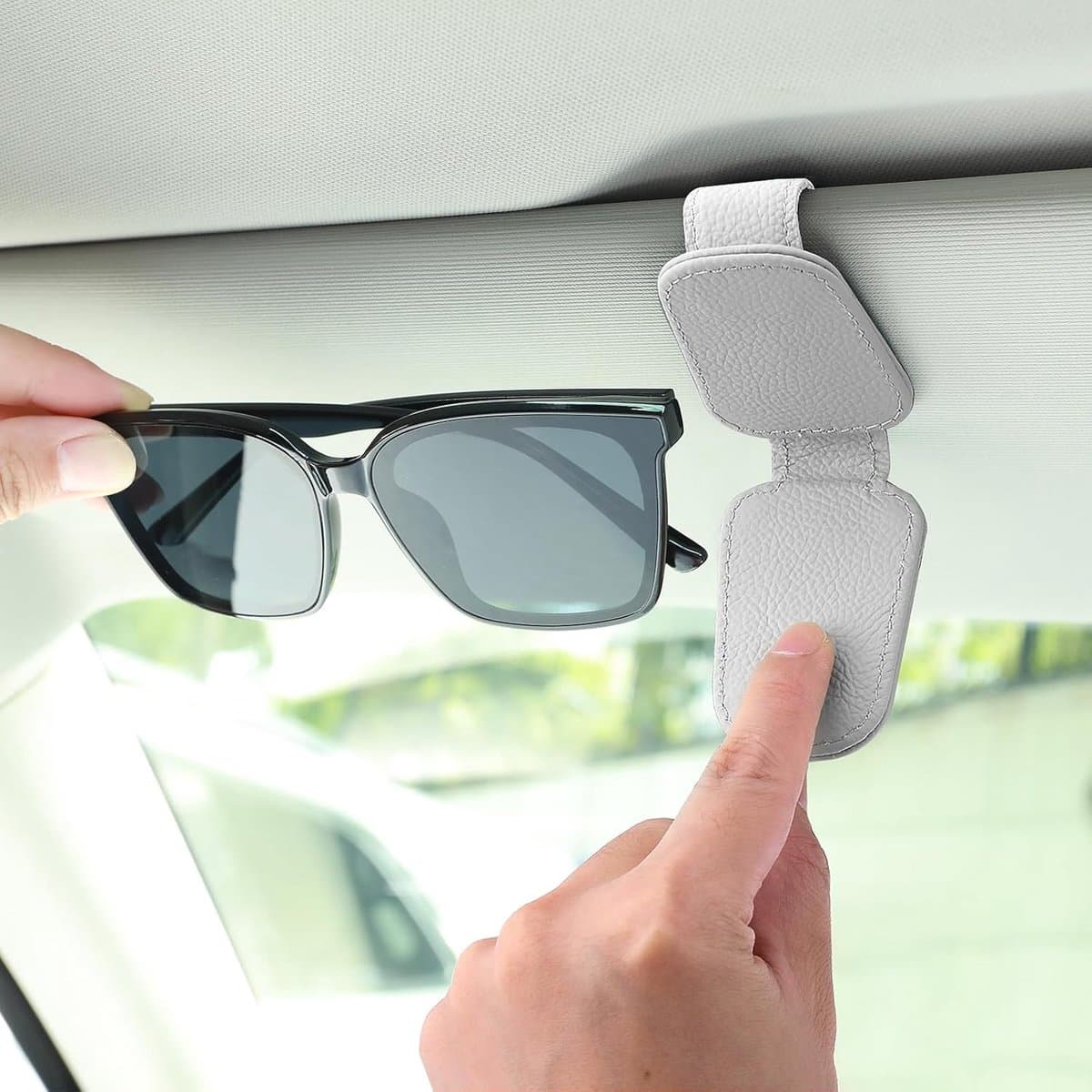 Zonnebrilhouder voor autozonneklep, magnetische lederen brillenhanger, clip, autozonneklep, universeel, auto-vizier, accessoires, magnetische brillenhouder, ticketkaartenclip (grijs)