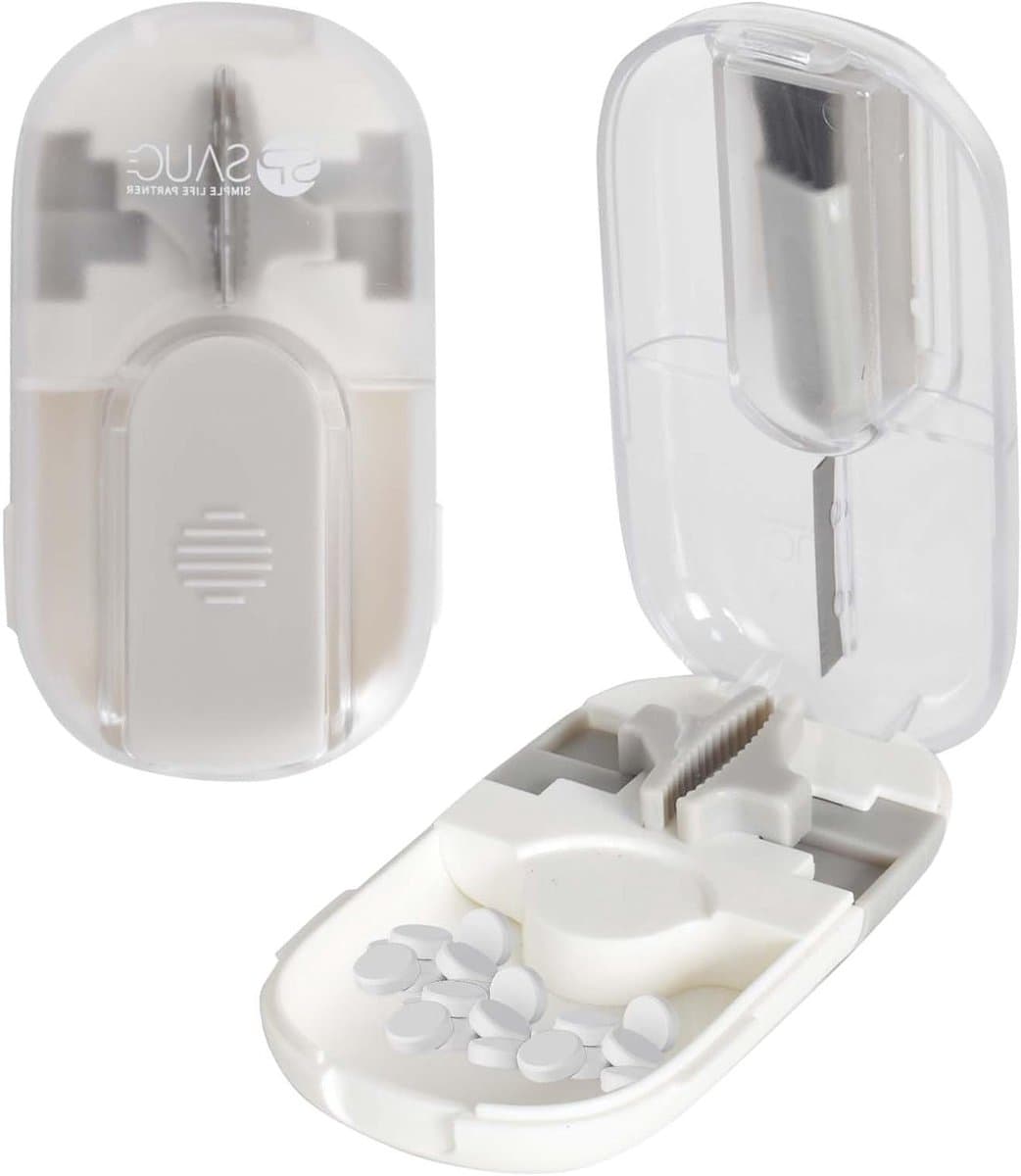 Tablet Divider en Pill Separator voor Precisie, Met Opbergcompartiment, Ideaal voor Reizen en Dagelijks Gebruik, Wit met Borstel