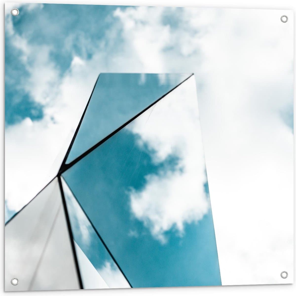 Tuinposter – Spiegelgebouw bij Wolkenvelden - 80x80cm Foto op Tuinposter (wanddecoratie voor buiten en binnen)