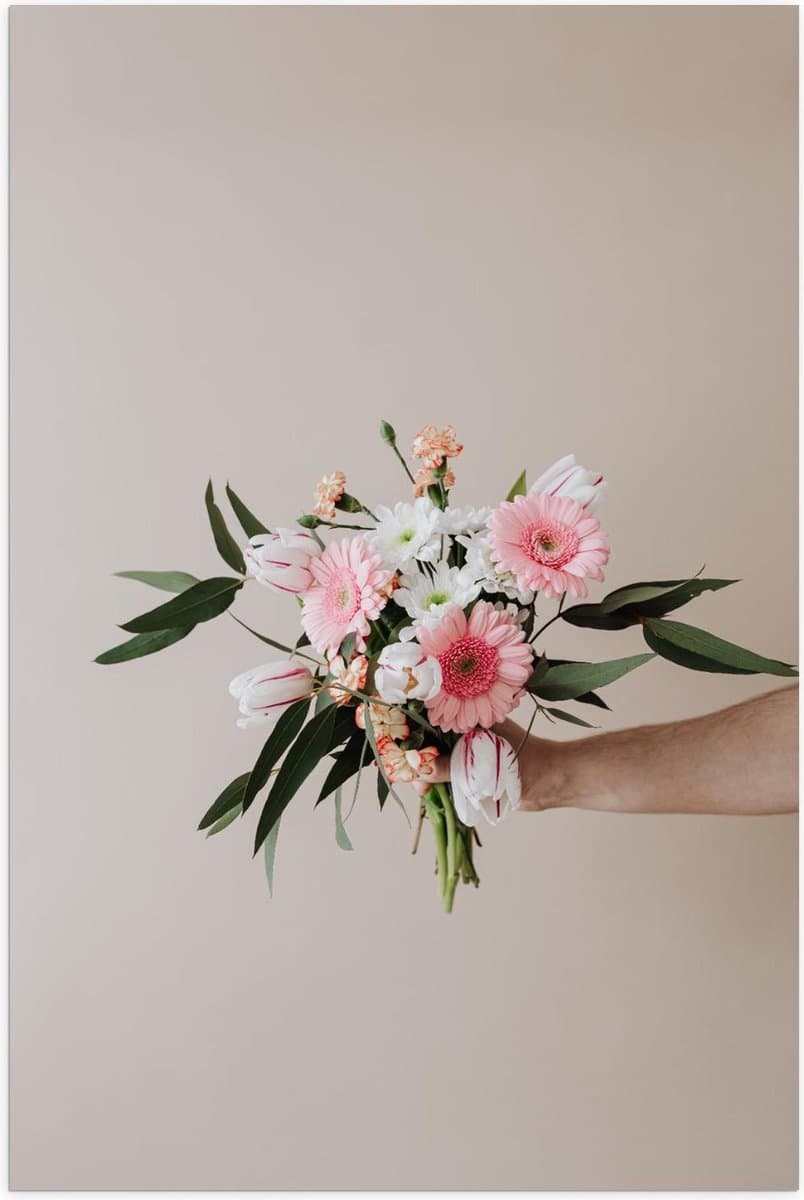 Poster – Boeket Bloemen in Hand - 40x60cm Foto op Posterpapier