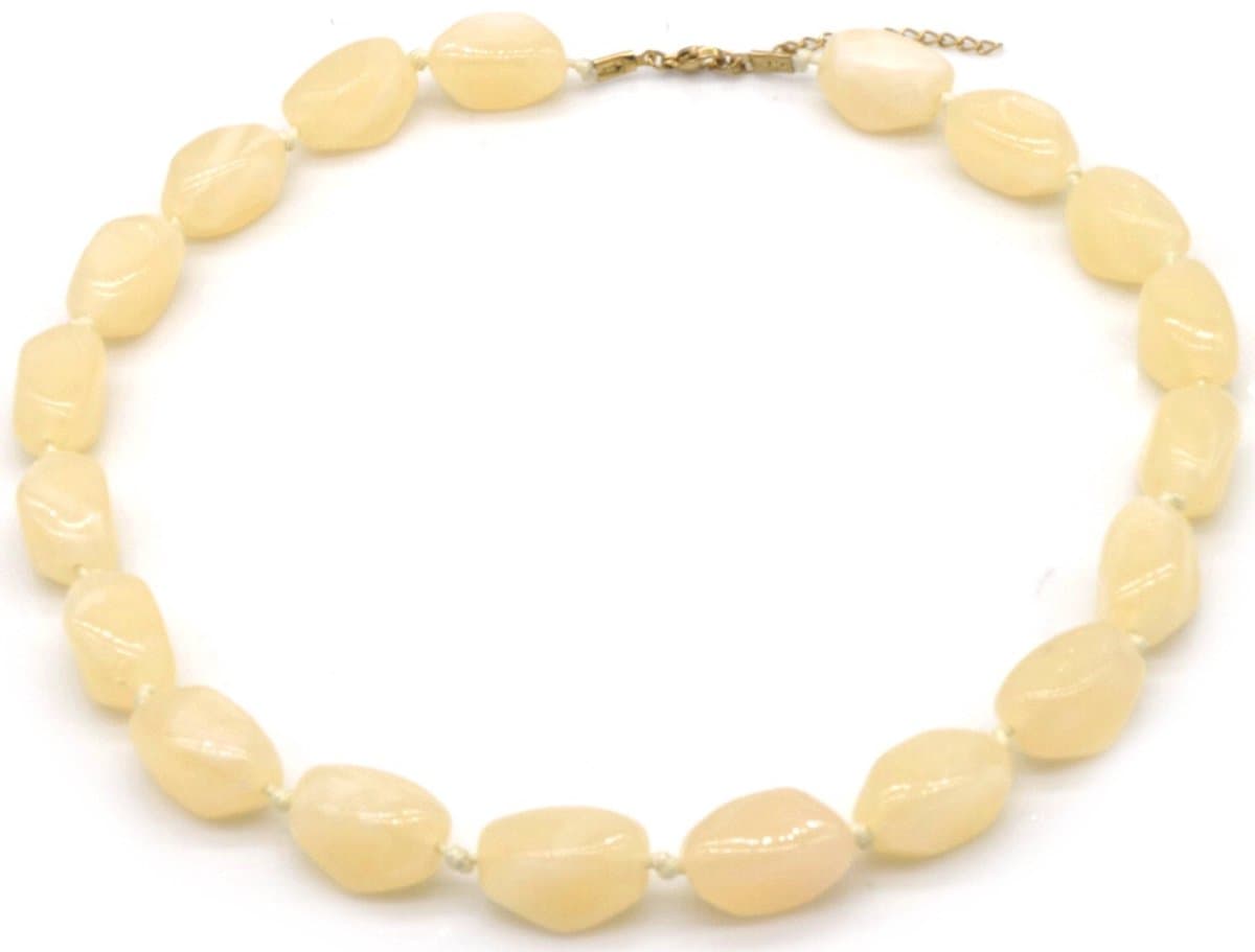Ketting met acryl kralen - beige - 47-55 cm - dames - elegant design